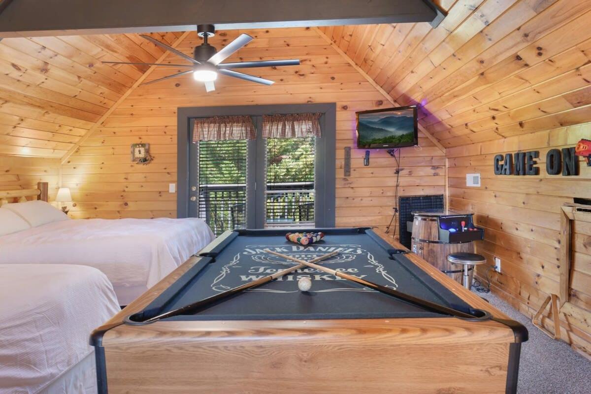 Ryes And Shine Bootlegger'S Cabin! Hot Tub* Pool* Arcade* Billiards *Ev * Pet Friendly Sevierville Buitenkant foto