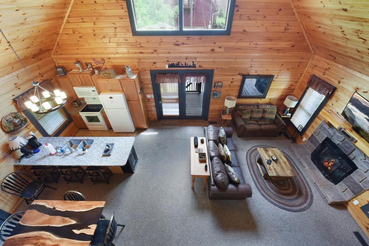 Ryes And Shine Bootlegger'S Cabin! Hot Tub* Pool* Arcade* Billiards *Ev * Pet Friendly Sevierville Buitenkant foto