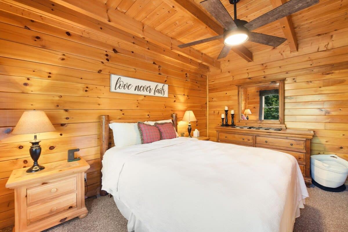 Ryes And Shine Bootlegger'S Cabin! Hot Tub* Pool* Arcade* Billiards *Ev * Pet Friendly Sevierville Buitenkant foto