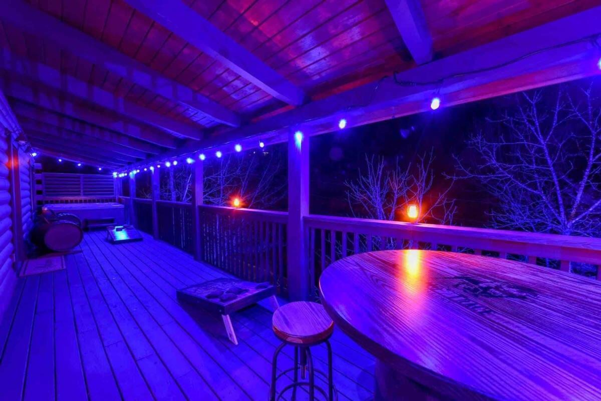 Ryes And Shine Bootlegger'S Cabin! Hot Tub* Pool* Arcade* Billiards *Ev * Pet Friendly Sevierville Buitenkant foto